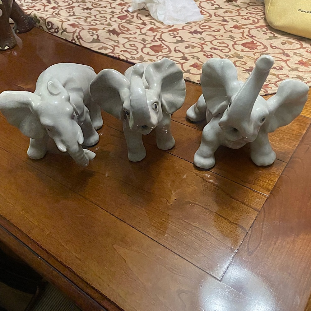 Gray Elephant Figurine Set